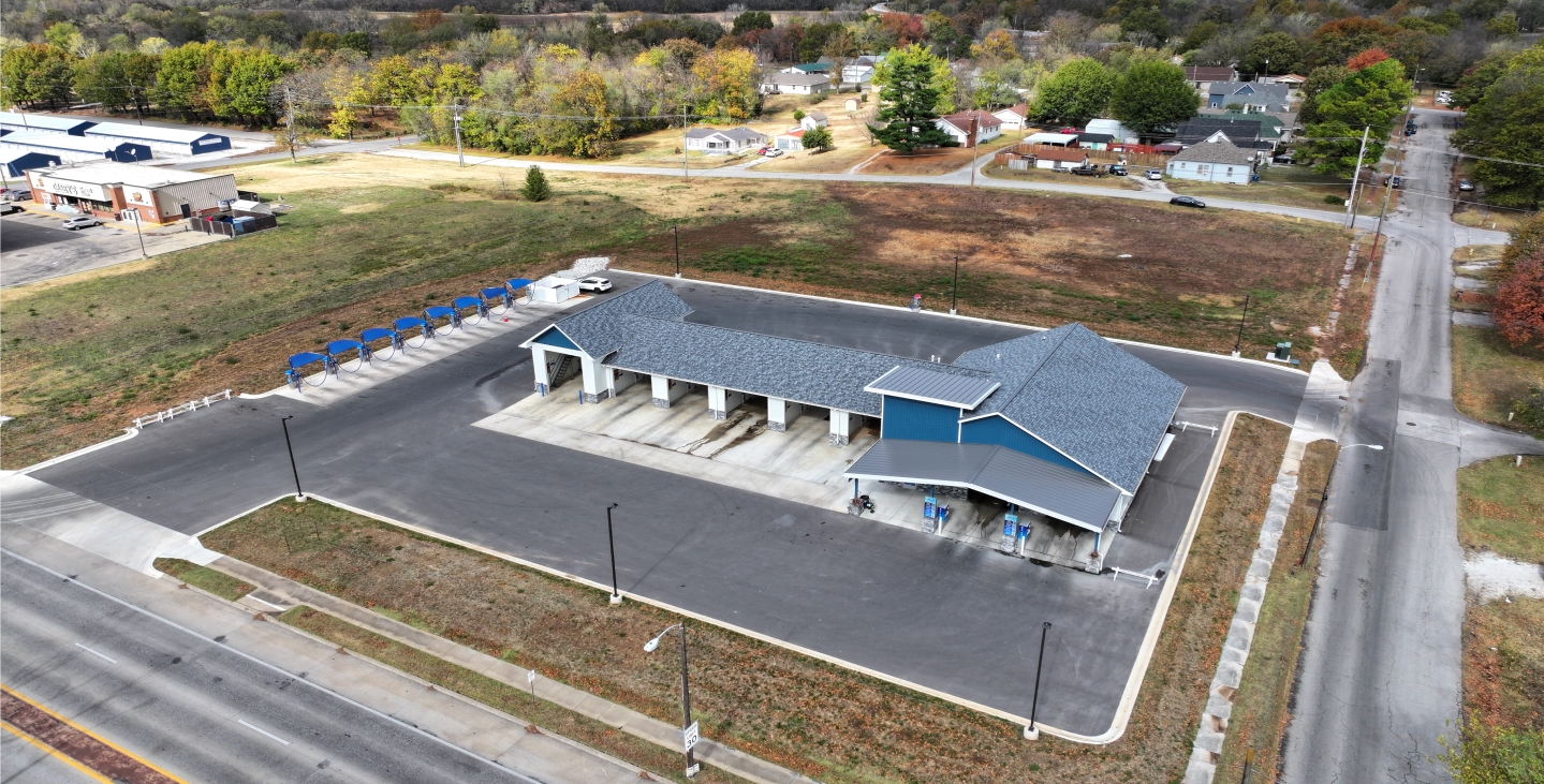 Hurricane Carwash North - Carthage, MO